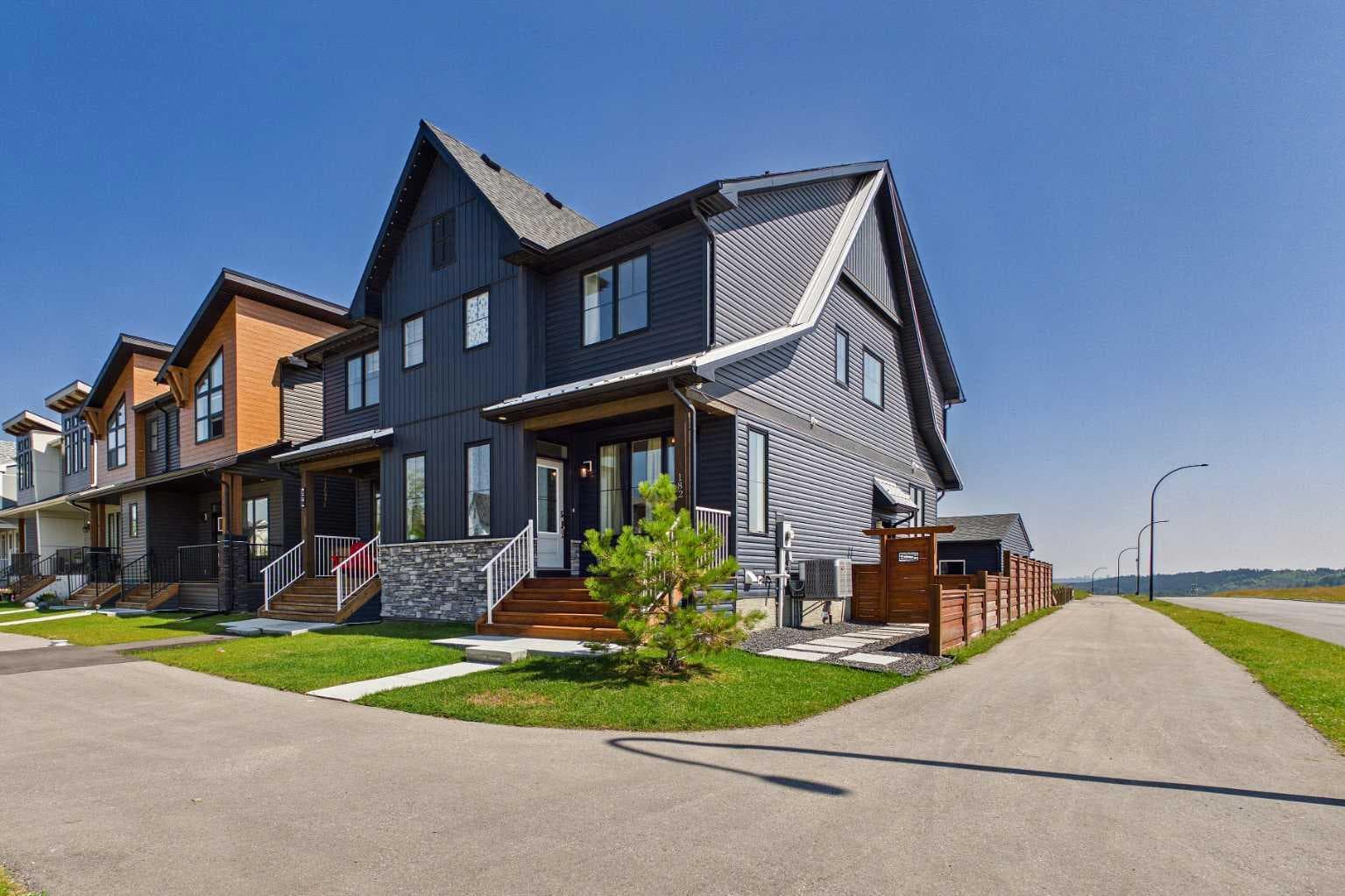 182 Rowley Gate NW — photo 2