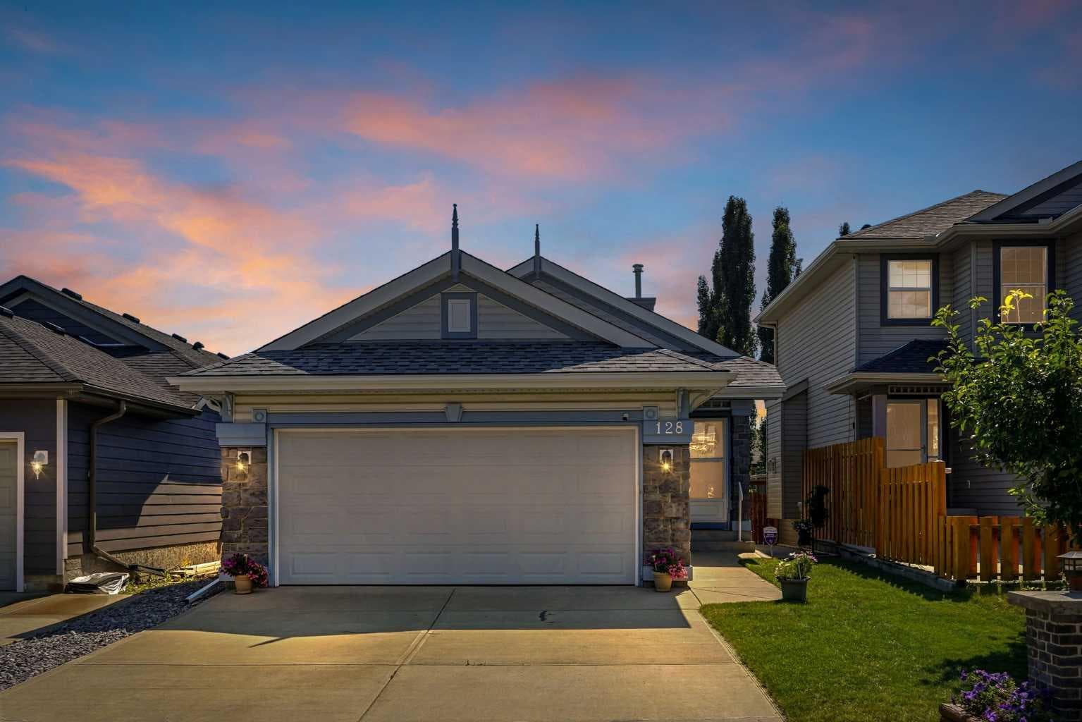 128 Covehaven Gardens NE — photo 1