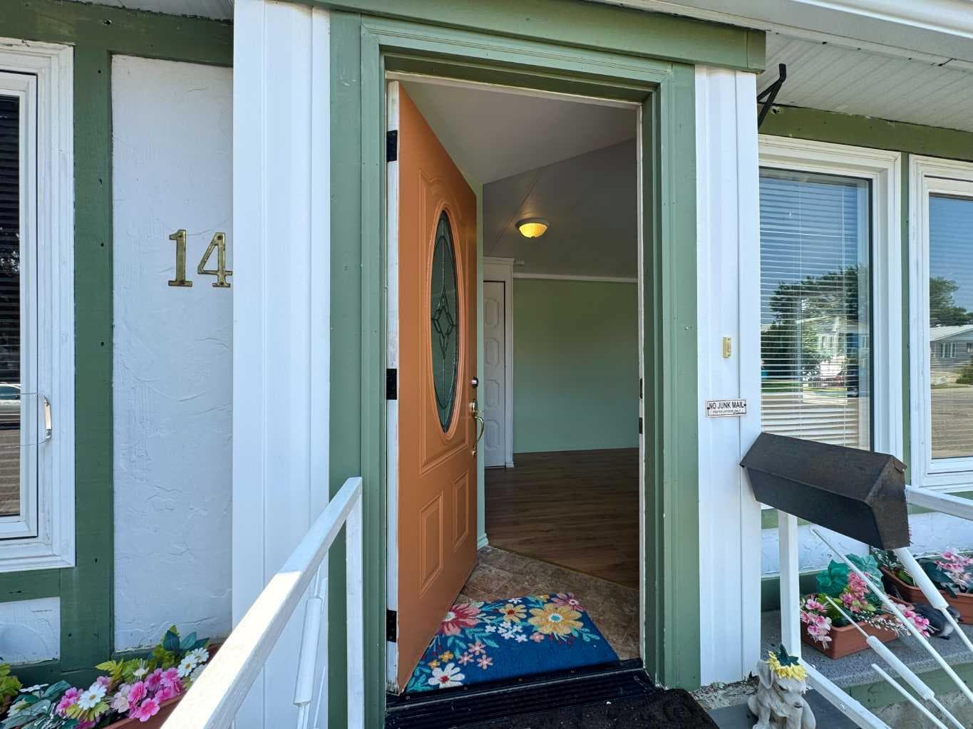 14 Dalhousie Court W — photo 3