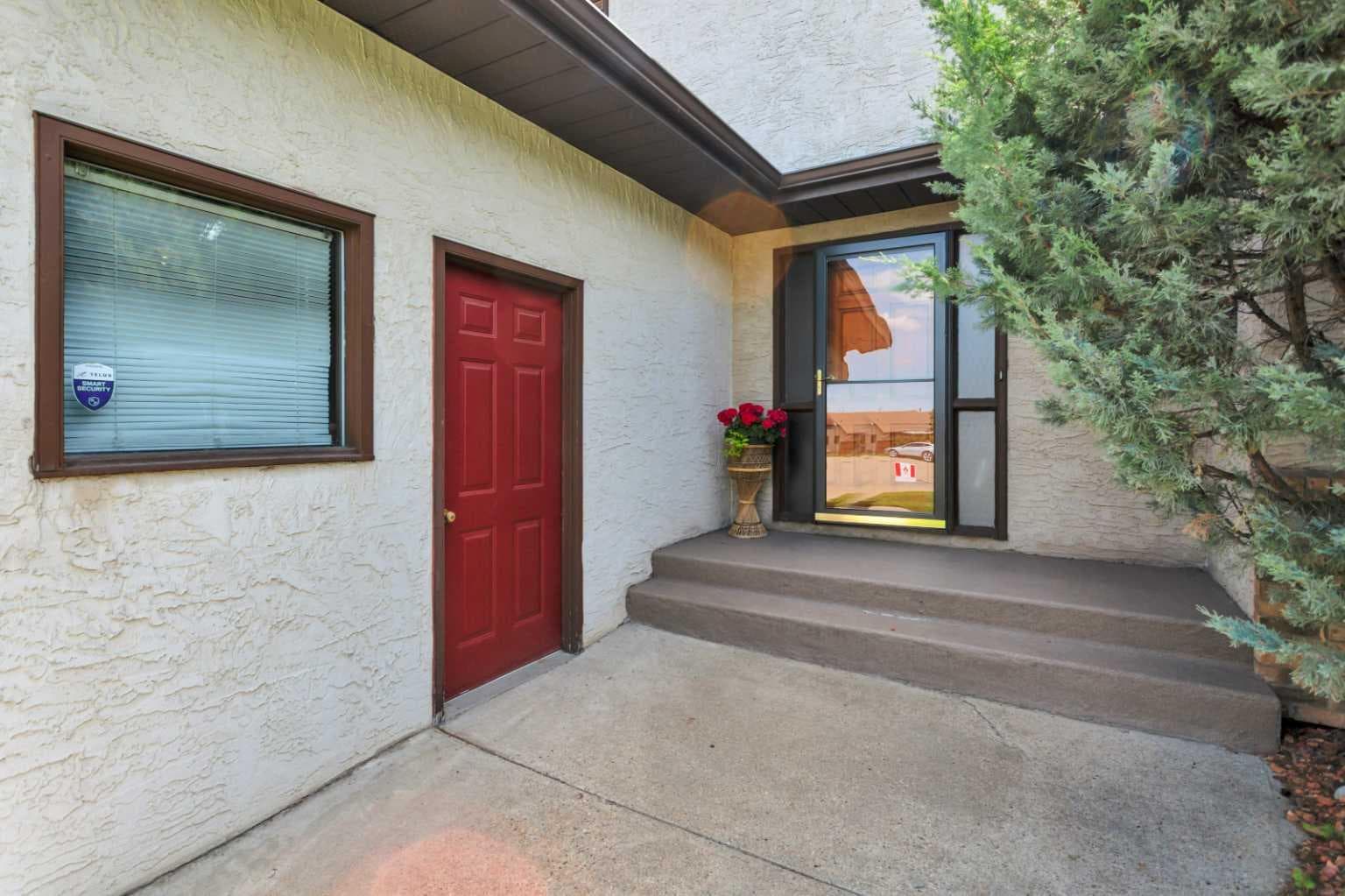 19 Mayberry Close — photo 2