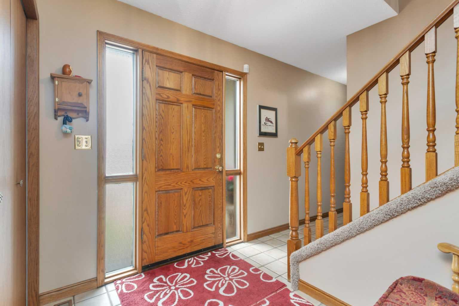 19 Mayberry Close — photo 3