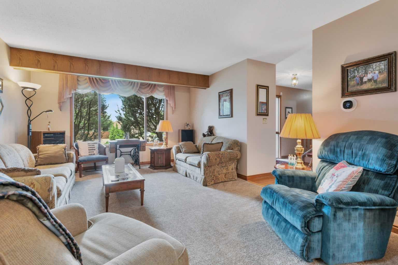 19 Mayberry Close — photo 4
