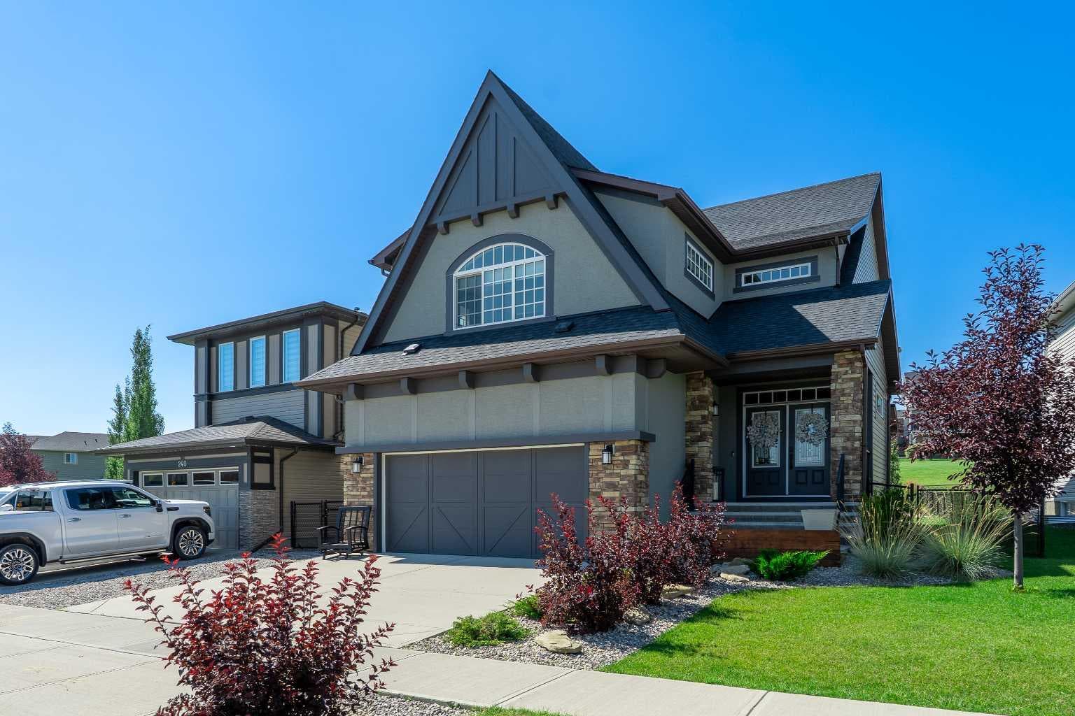 236 Hillcrest Drive SW — photo 1