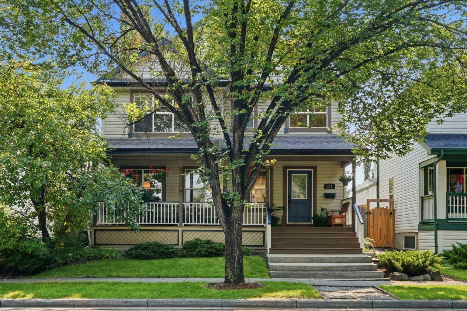249 Inverness Park SE — photo 2