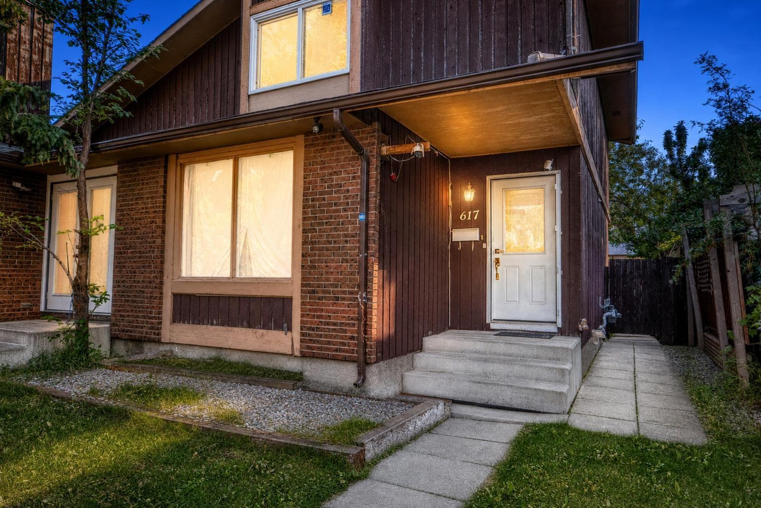 617 Whitewood Road NE — photo 3