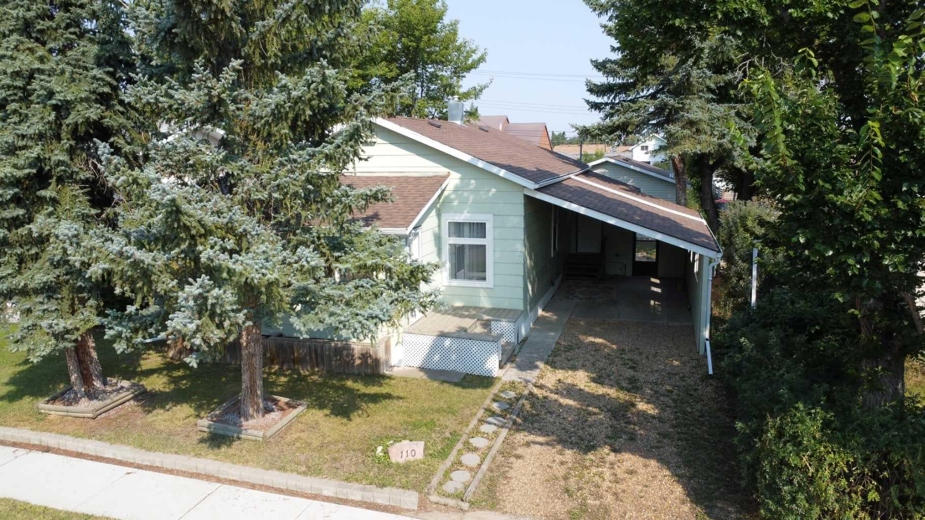 110 5 Avenue W — photo 1