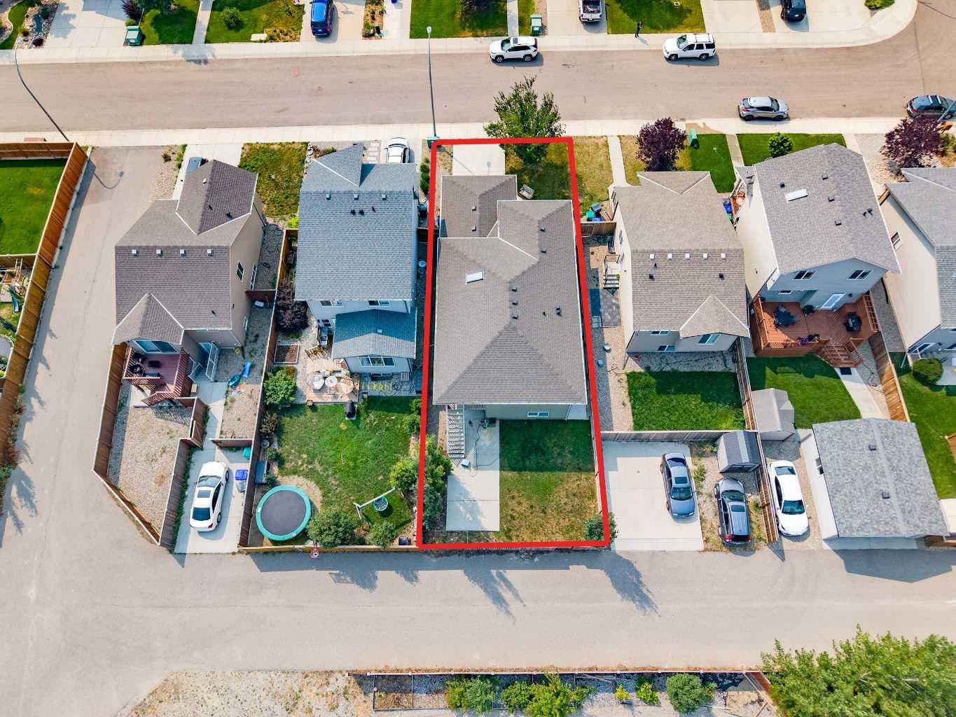 352 CROCUS Terrace W — photo 3