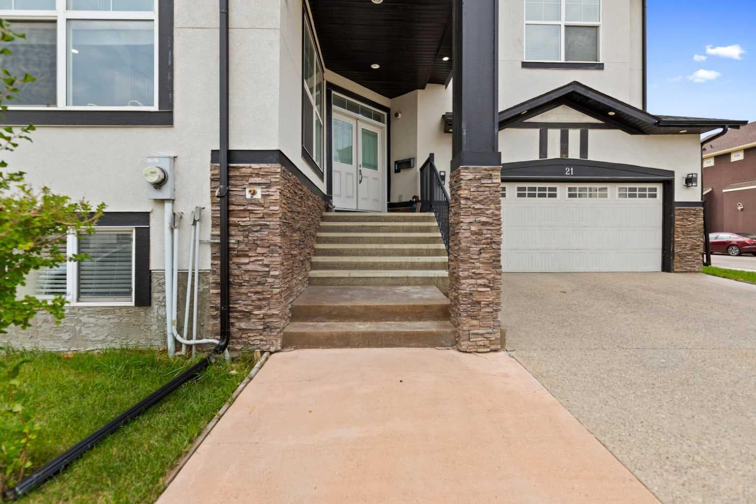 21 Saddlelake Lane NE — photo 3