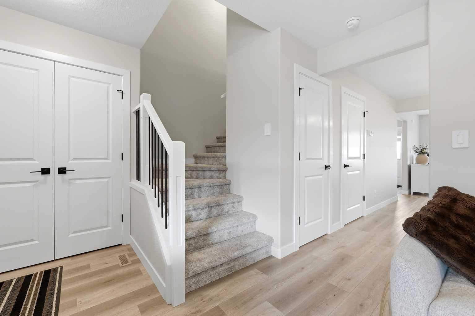 254 Halifax Close — photo 4