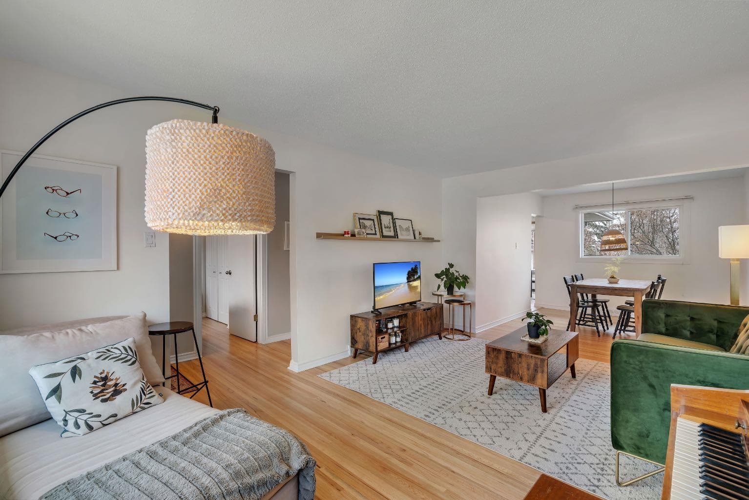 254 Hendon Drive NW — photo 2