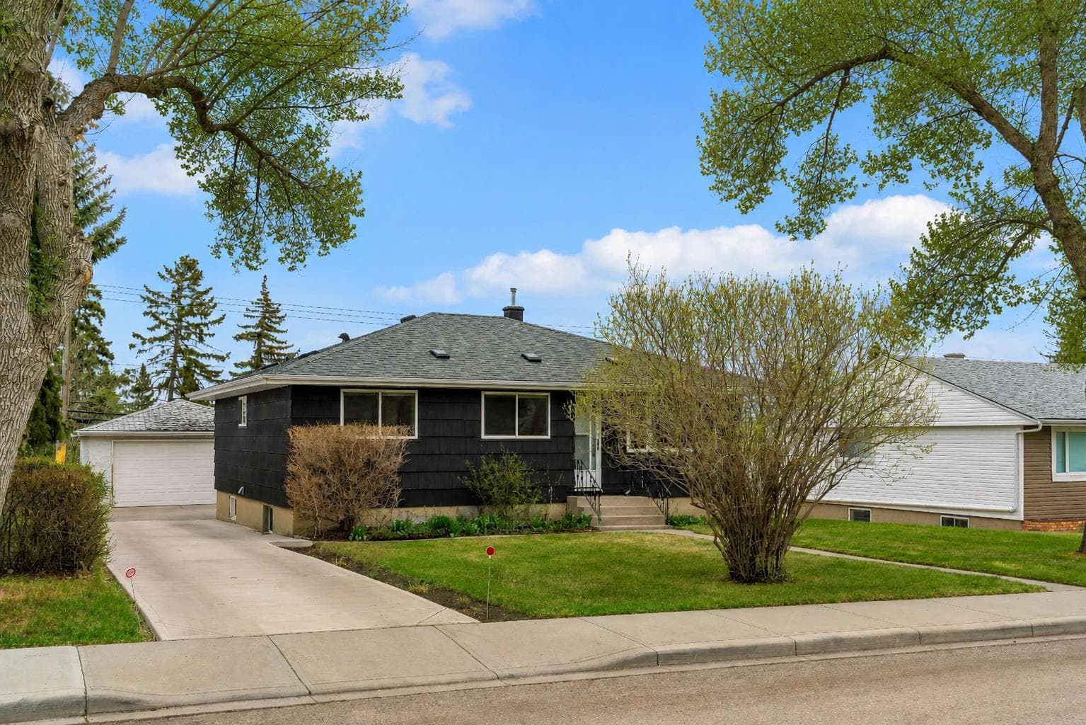 254 Hendon Drive NW — photo 3