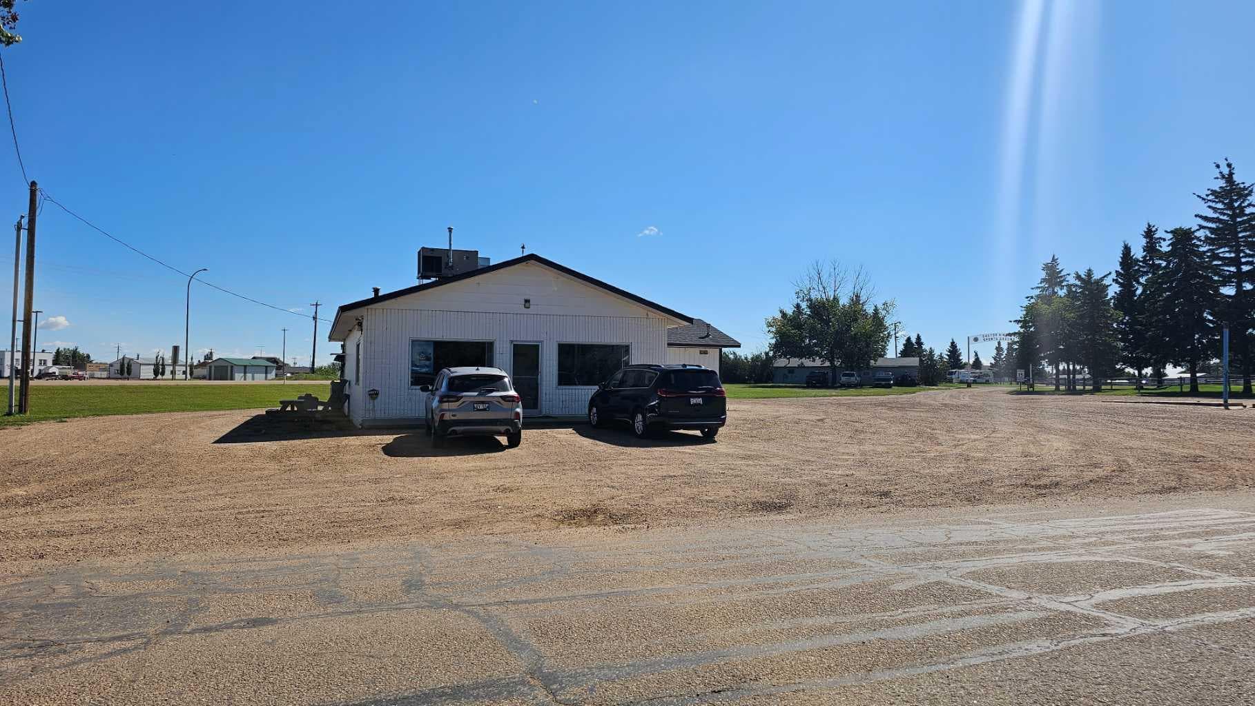 4601 45 Street — photo 1