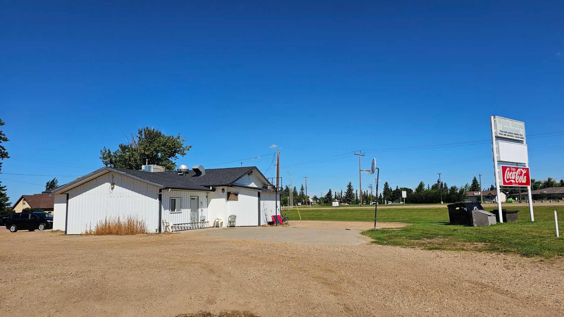 4601 45 Street — photo 3