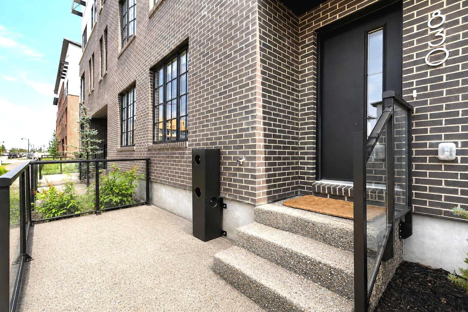 830 81 Street SW — photo 1