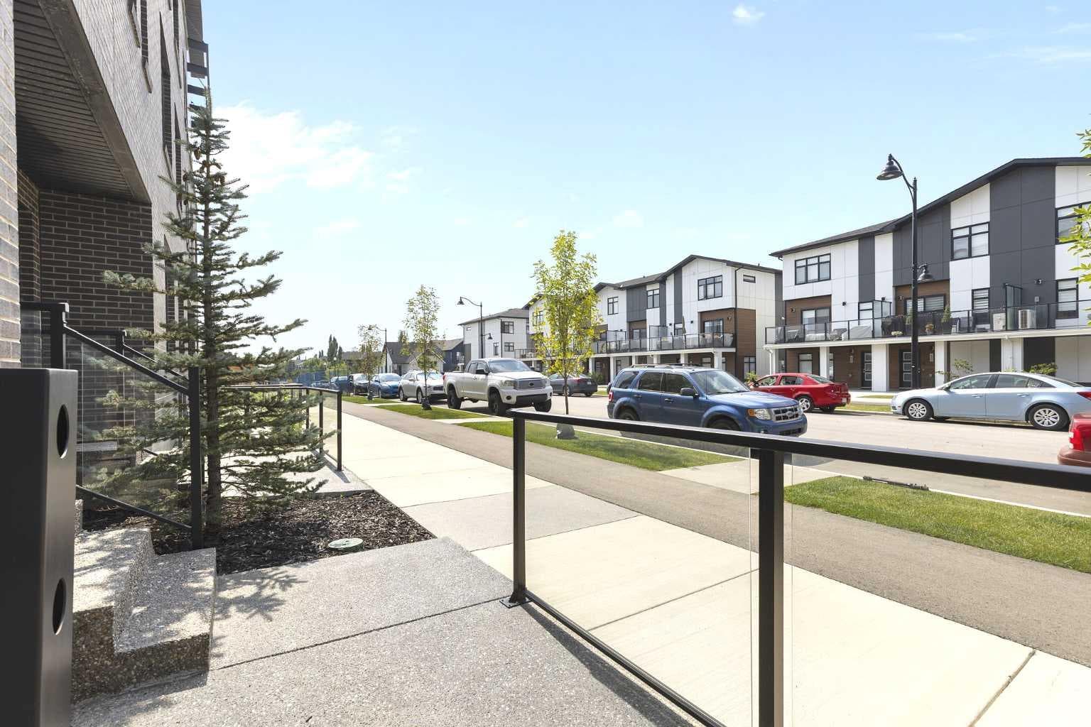 830 81 Street SW — photo 2
