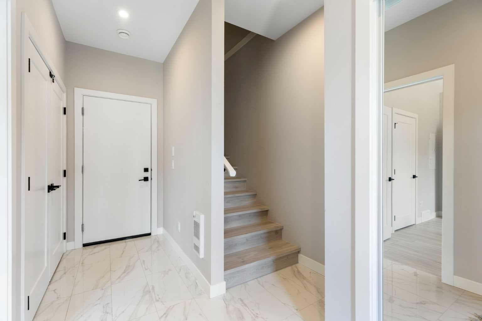 830 81 Street SW — photo 4