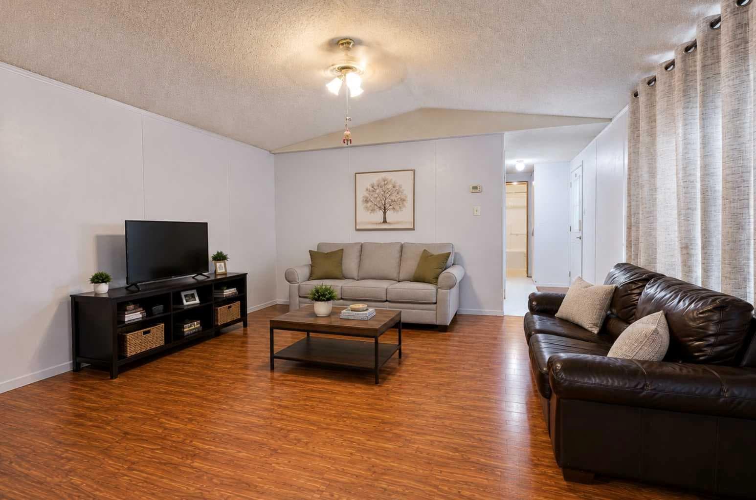 209 Yardmaster Avenue — photo 2