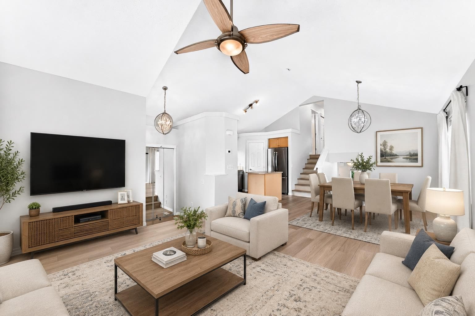 352 Copperfield Gardens SE — photo 4