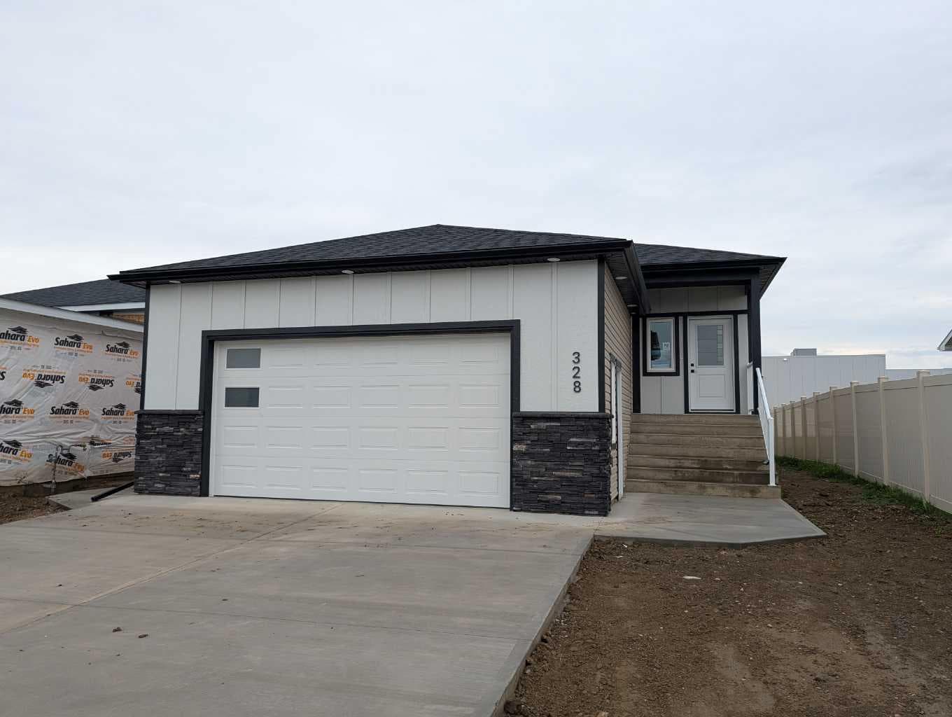 328 Somerside Road SE — photo 1