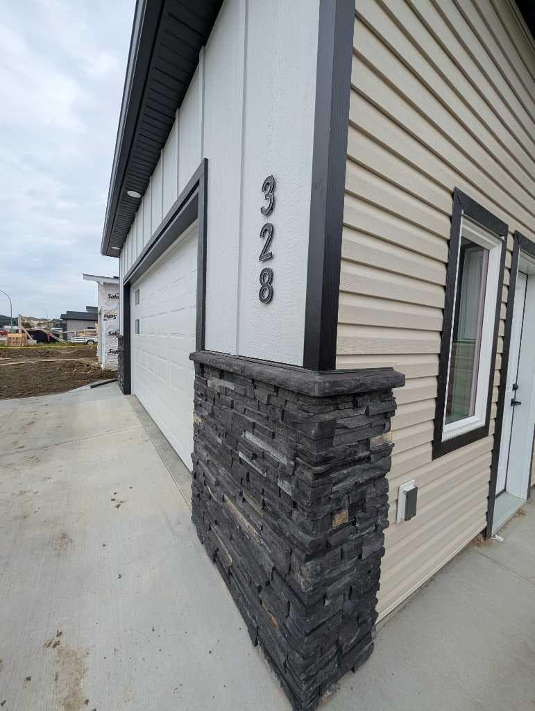 328 Somerside Road SE — photo 4