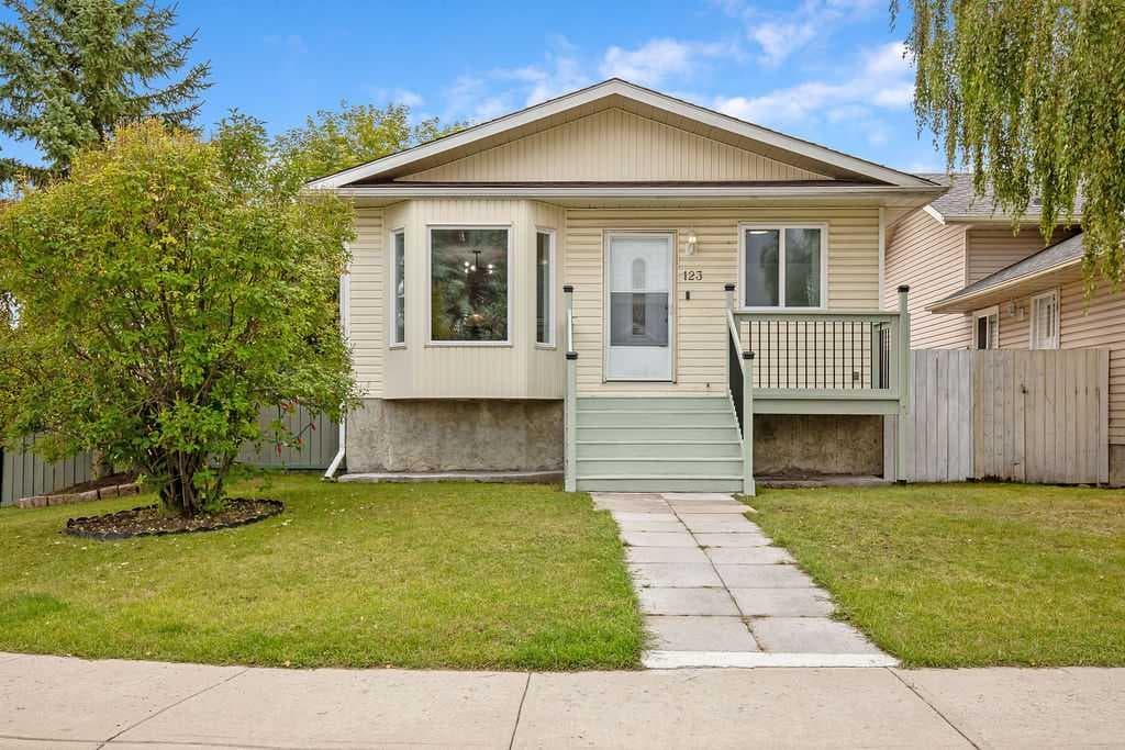 123 Shawglen Rise SW — photo 1