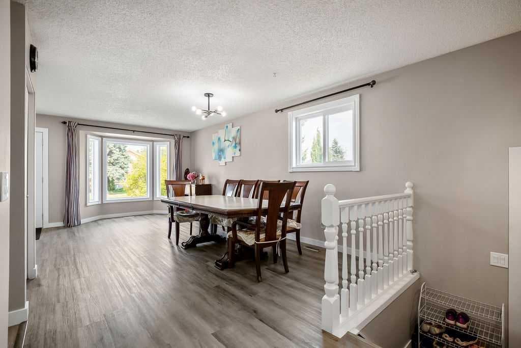 123 Shawglen Rise SW — photo 3